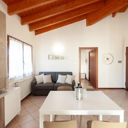 Apartment Dora's *